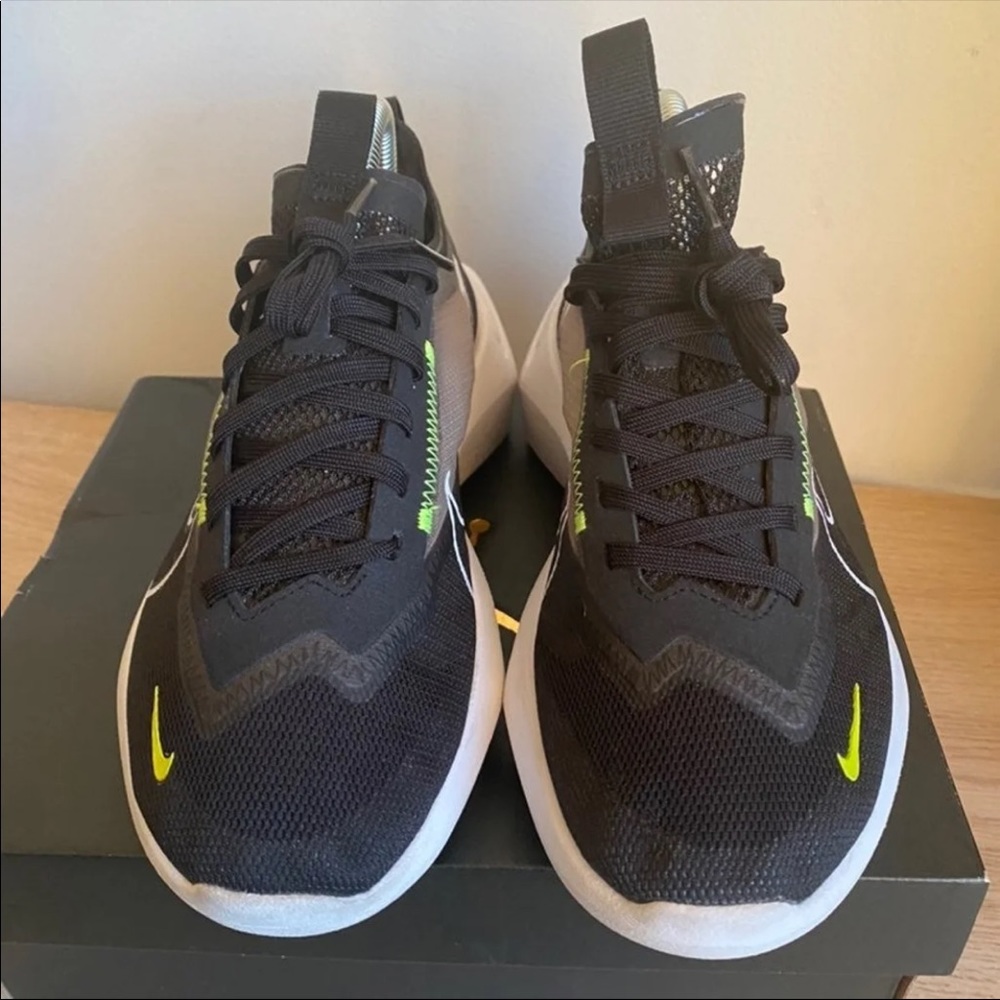 Nike Vista Lite- Sz 7 - Picture 4 of 8